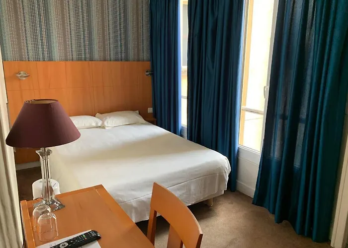 Vivienne Hotel