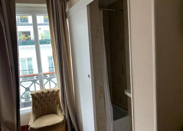 Vivienne Hotel