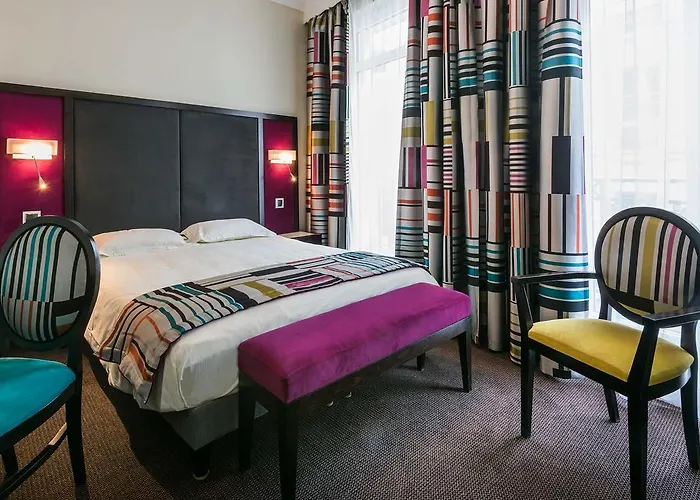 Vivienne Hotel *